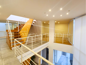 Venta de casa dentro de Urb. en el Norte de Quito