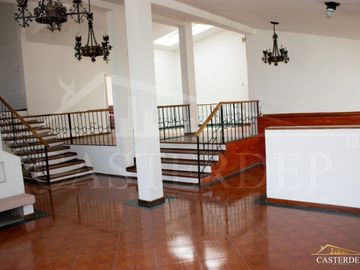 Vendo casa independiente en la Mitad del Mundo