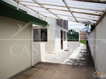 Vendo casa independiente en la Mitad del Mundo