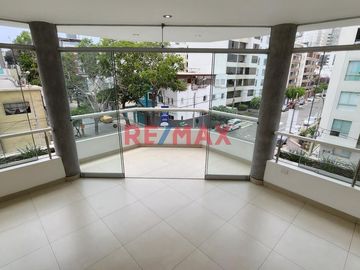 Se Vende Iluminado Departamento De 3 Habitaciones Cerca Del Malecón En Miraflores