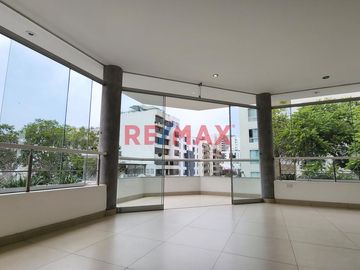 Se Vende Iluminado Departamento De 3 Habitaciones Cerca Del Malecón En Miraflores