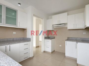 Se Vende Iluminado Departamento De 3 Habitaciones Cerca Del Malecón En Miraflores