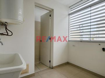 Se Vende Iluminado Departamento De 3 Habitaciones Cerca Del Malecón En Miraflores