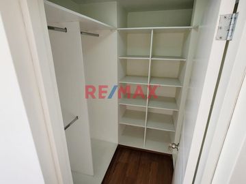 Se Vende Iluminado Departamento De 3 Habitaciones Cerca Del Malecón En Miraflores