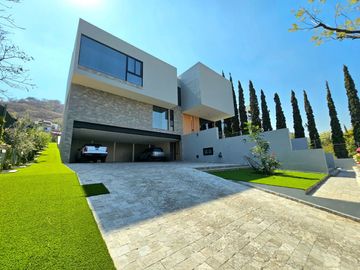 LAS CAÑADAS CASA EN VENTA NUEVA CON INCREIBLE DISEÑO Y ACABADOS DE LUJO