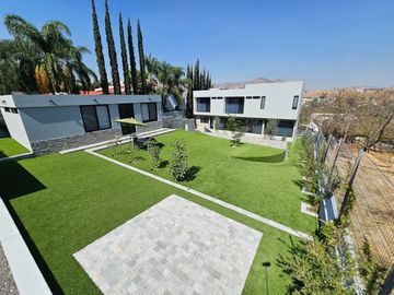 LAS CAÑADAS CASA EN VENTA NUEVA CON INCREIBLE DISEÑO Y ACABADOS DE LUJO