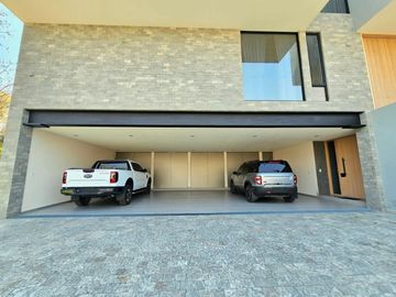 LAS CAÑADAS CASA EN VENTA NUEVA CON INCREIBLE DISEÑO Y ACABADOS DE LUJO