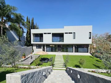 LAS CAÑADAS CASA EN VENTA NUEVA CON INCREIBLE DISEÑO Y ACABADOS DE LUJO