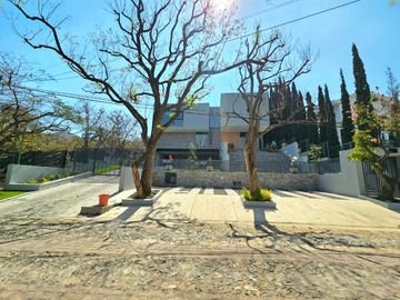 LAS CAÑADAS CASA EN VENTA NUEVA CON INCREIBLE DISEÑO Y ACABADOS DE LUJO