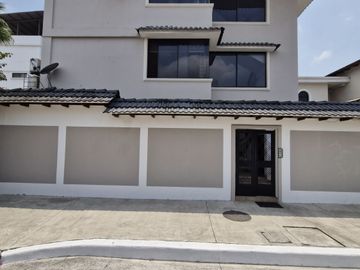 DEPARTAMENTO EN VENTA EN LAS GARZAS