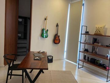 Casa con alberca privada y terraza, en venta, Zona Norte, Mérida
