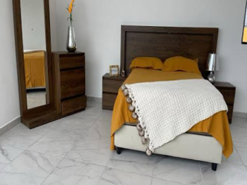 BONITA Y TRADICIONAL CASA FAMILIAR DE 2 NIVELES EN SANTIAGO DE QUERETARO