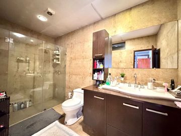 En Venta Casa a 2 cuadras de la Universidad Católica de Azogues