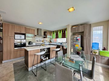 En Venta Casa a 2 cuadras de la Universidad Católica de Azogues