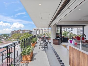 Departamento en venta en Puerto Vallarta, Oceana 311 a 2 cuadras a playa.
