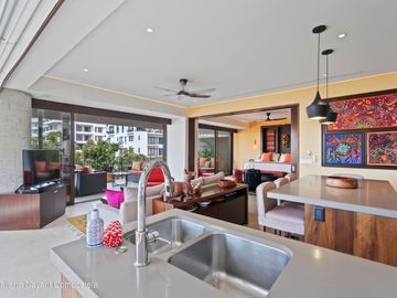 Departamento en venta en Puerto Vallarta, Oceana 311 a 2 cuadras a playa.