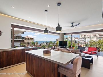 Departamento en venta en Puerto Vallarta, Oceana 311 a 2 cuadras a playa.