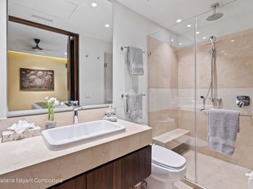 Departamento en venta en Puerto Vallarta, Oceana 311 a 2 cuadras a playa.