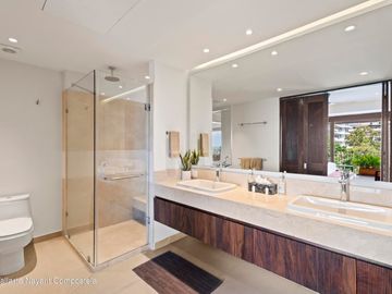 Departamento en venta en Puerto Vallarta, Oceana 311 a 2 cuadras a playa.