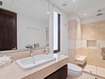 Departamento en venta en Puerto Vallarta, Oceana 311 a 2 cuadras a playa.