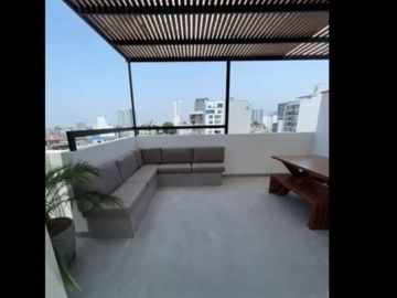 Duplex con azotea y vista externa en Pueblo Libre
