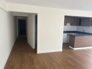 VENDO BONITO DPTO DE ESTRENO EN PRIMER PISO EN SURCO FRENTE A PARQUE