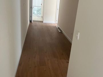 VENDO BONITO DPTO DE ESTRENO EN PRIMER PISO EN SURCO FRENTE A PARQUE