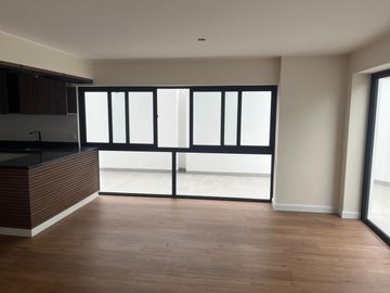 VENDO BONITO DPTO DE ESTRENO EN PRIMER PISO EN SURCO FRENTE A PARQUE