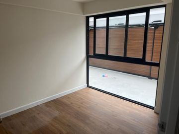 VENDO BONITO DPTO DE ESTRENO EN PRIMER PISO EN SURCO FRENTE A PARQUE