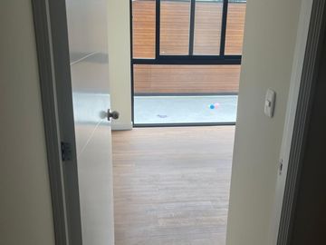 VENDO BONITO DPTO DE ESTRENO EN PRIMER PISO EN SURCO FRENTE A PARQUE