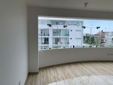 DEPARTAMENTO FLAT JR GALEON SURCO - AMPLIO Y LUMINOSO
