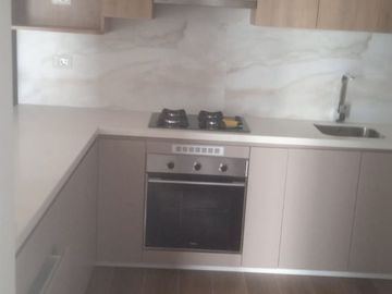 VENDO LINDO DPTO DE 1 DORM DE ESTRENO CON VISTA PANORAMICA Y CON PARQUE PRIVADO y PISCINA EN SURCO POR JOCKEY PLAZA