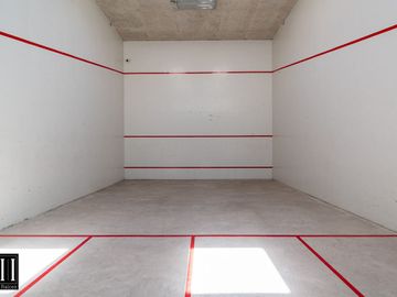 CASA EN VENTA MILENIO III, CONDOMINIO CON AMENIDADES, EXCELENTE VISTA, TODOS LOS SERVICIOS.