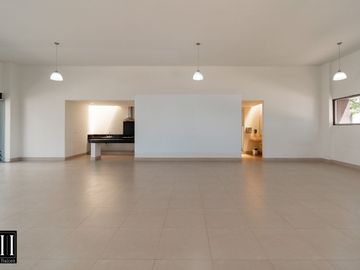 CASA EN VENTA MILENIO III, CONDOMINIO CON AMENIDADES, EXCELENTE VISTA, TODOS LOS SERVICIOS.