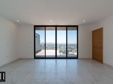 CASA EN VENTA MILENIO III, CONDOMINIO CON AMENIDADES, EXCELENTE VISTA, TODOS LOS SERVICIOS.