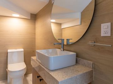 CASA EN VENTA MILENIO III, CONDOMINIO CON AMENIDADES, EXCELENTE VISTA, TODOS LOS SERVICIOS.