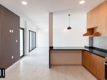 CASA EN VENTA MILENIO III, CONDOMINIO CON AMENIDADES, EXCELENTE VISTA, TODOS LOS SERVICIOS.