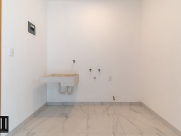 CASA EN VENTA MILENIO III, CONDOMINIO CON AMENIDADES, EXCELENTE VISTA, TODOS LOS SERVICIOS.