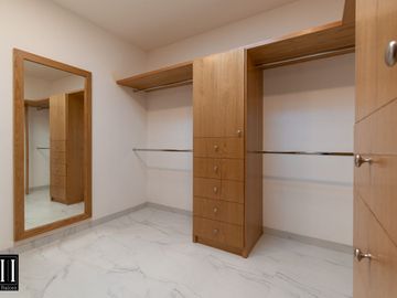 CASA EN VENTA MILENIO III, CONDOMINIO CON AMENIDADES, EXCELENTE VISTA, TODOS LOS SERVICIOS.