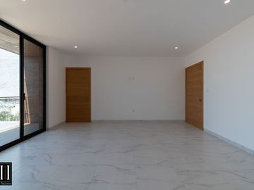 CASA EN VENTA MILENIO III, CONDOMINIO CON AMENIDADES, EXCELENTE VISTA, TODOS LOS SERVICIOS.