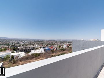 CASA EN VENTA MILENIO III, CONDOMINIO CON AMENIDADES, EXCELENTE VISTA, TODOS LOS SERVICIOS.