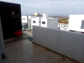 Casa en VENTA en Querétaro ¡Punta esmeralda, Corregidora! Recamara en Planta Baja