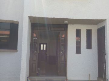 BONITA CASA AMPLIA EN VENTA BIEN UBICADA