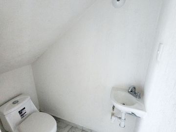 Amplia Vivienda Residencial en Clúster con Alberca