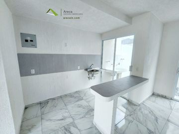 Amplia Vivienda Residencial en Clúster con Alberca