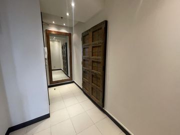 Corner Unit For Sale in Fairways BGC Taguig