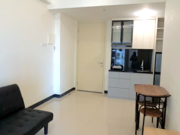 Dijual Apartemen Amor Pakuwon City Mall Surabaya 2BR Full Furnish View Pool Laut dekat Kampus ITS UNAIR UWM