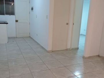 VENTA CASA FRENTE A PARQUE EN URB. 