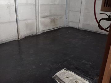 VENTA CASA FRENTE A PARQUE EN URB. 