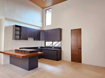 Bungalow House and Lot for Sale – 2-Storey House in BF Homes, Las Pinas City